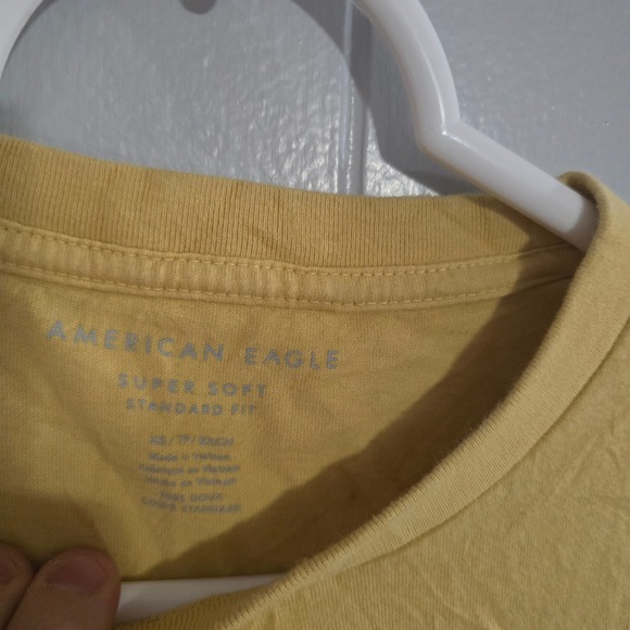 American Eagle T-Shirt Mens XS Yellow Super Soft Graphic Box Logo Tee - Picture 2 of 6